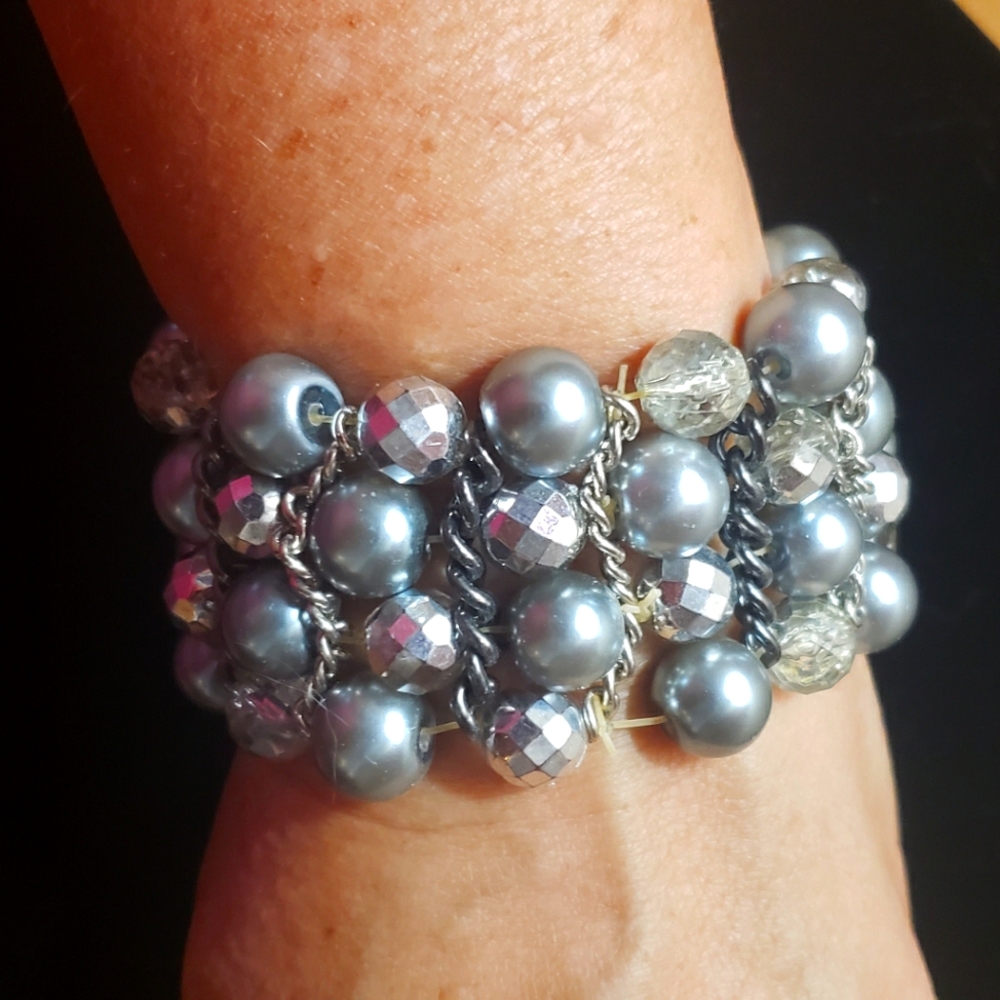 Wide stretch bracelet